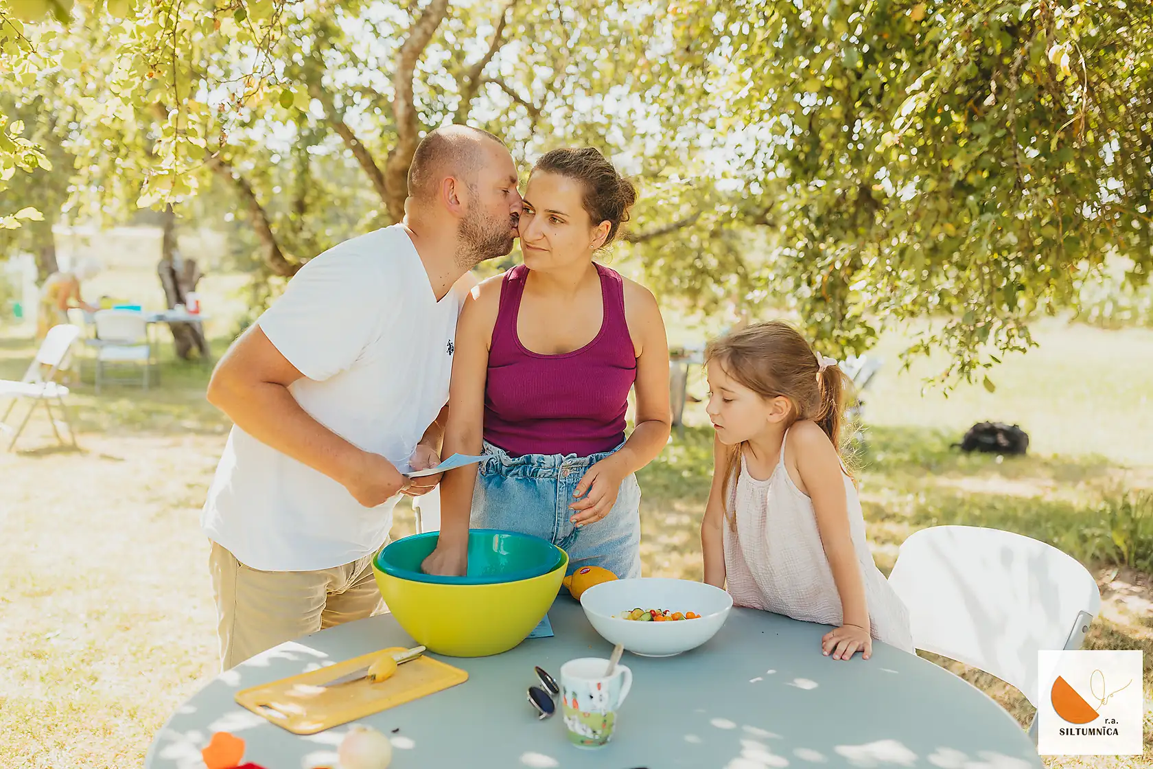 "Vienoti kopā ģimenes lokā"